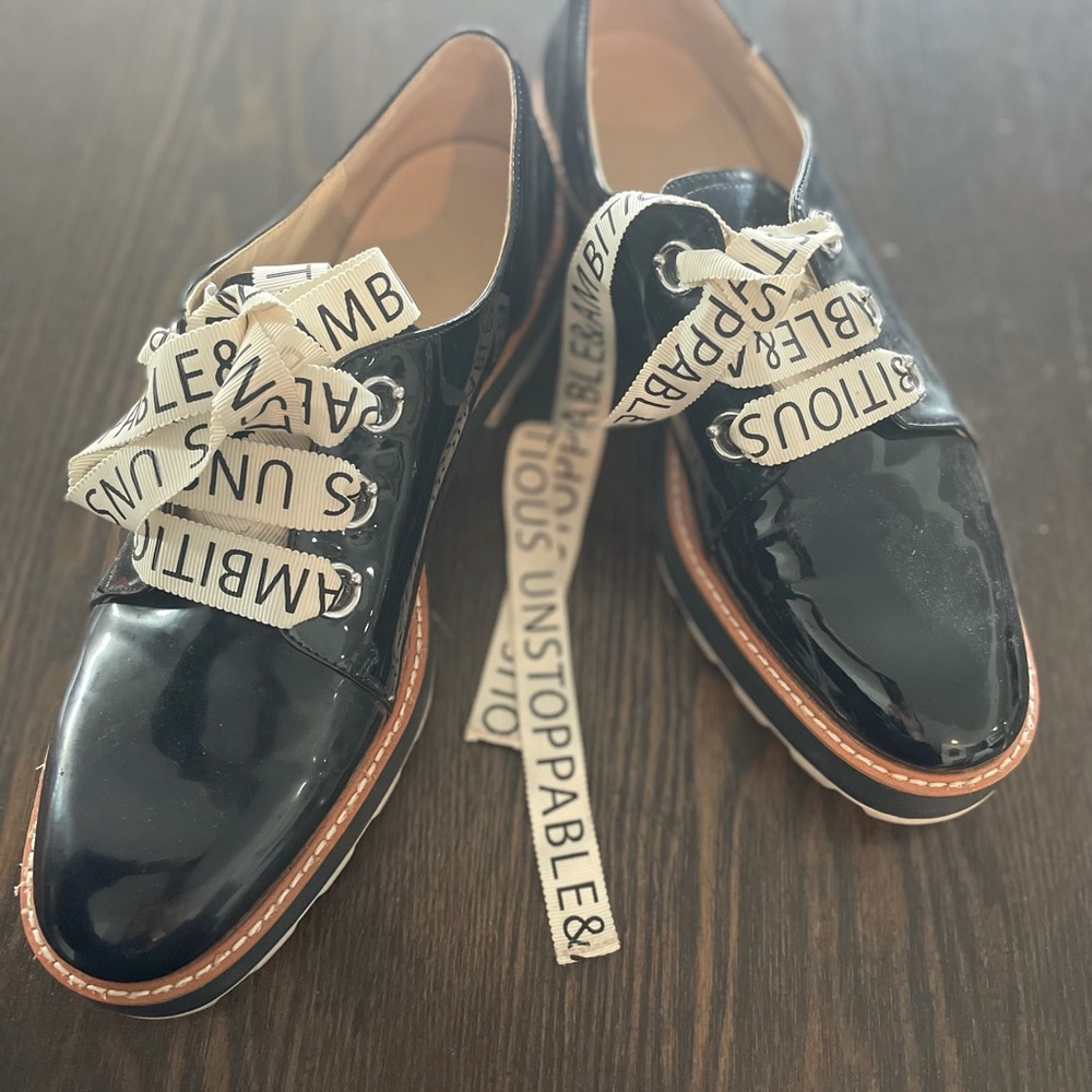 Zara - Patent leather tie up flats. Size 41